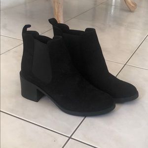H&M brand (DIVIDED) Chelsea style boots